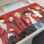 【2025年5月中旬】描き下ろし 集合 記念撮影ver. マルチデスクマット